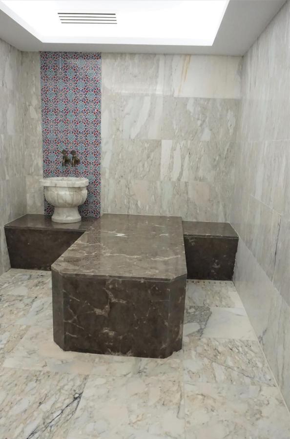 Tezmadra Hotel Burhaniye ภายนอก รูปภาพ
